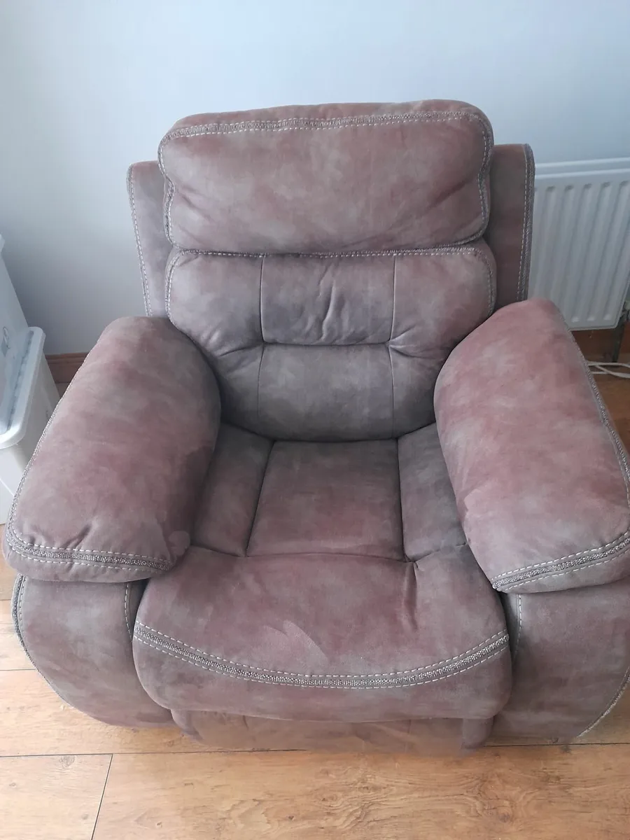 Sofa  3 seater recliner and  two 1 seater recliner - Image 1