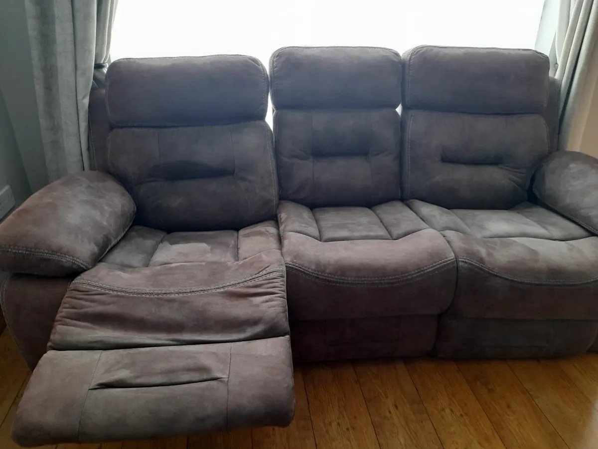 Sofa  3 seater recliner and  two 1 seater recliner - Image 2
