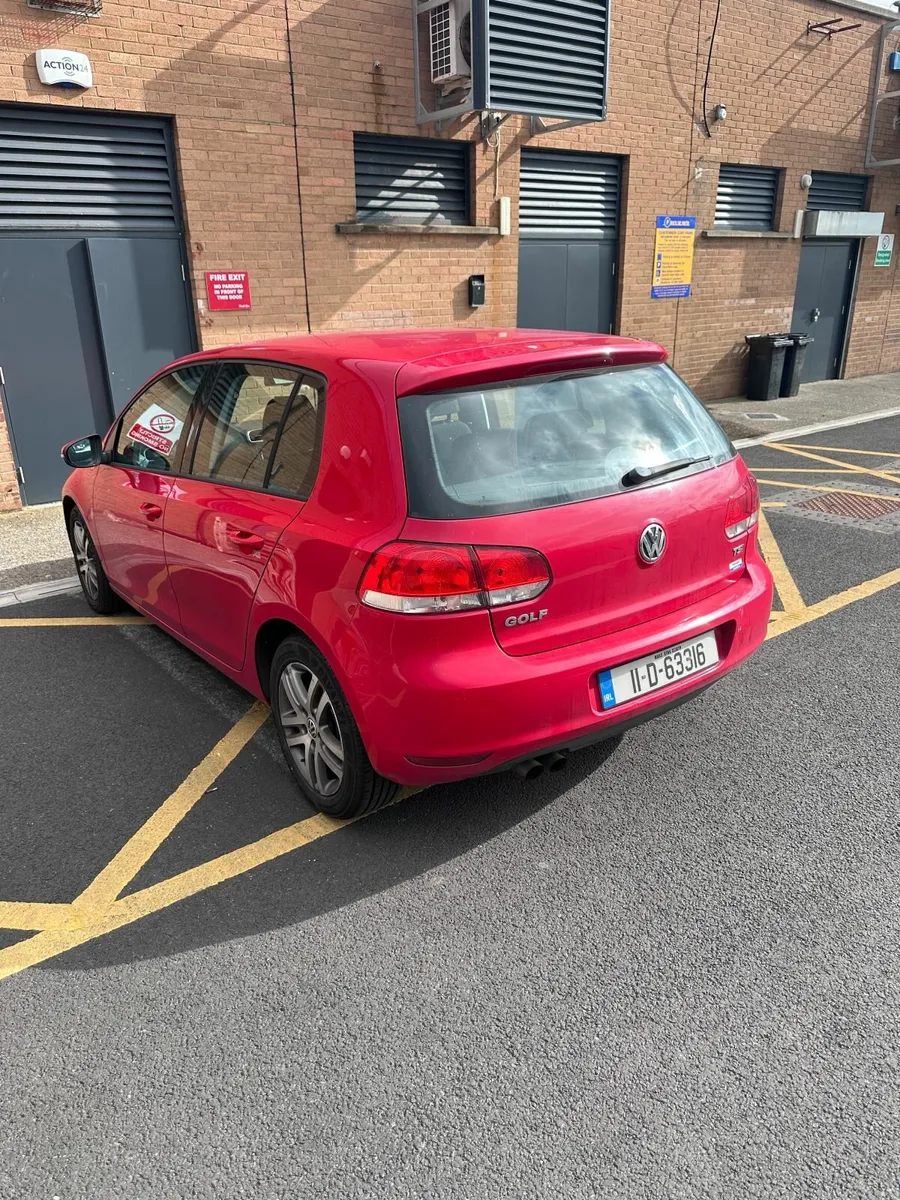 Volkswagen Golf 2011 - Image 2