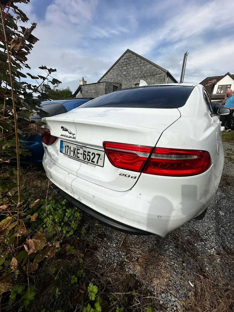 2017 Jaguar XE Automatic - Image 4