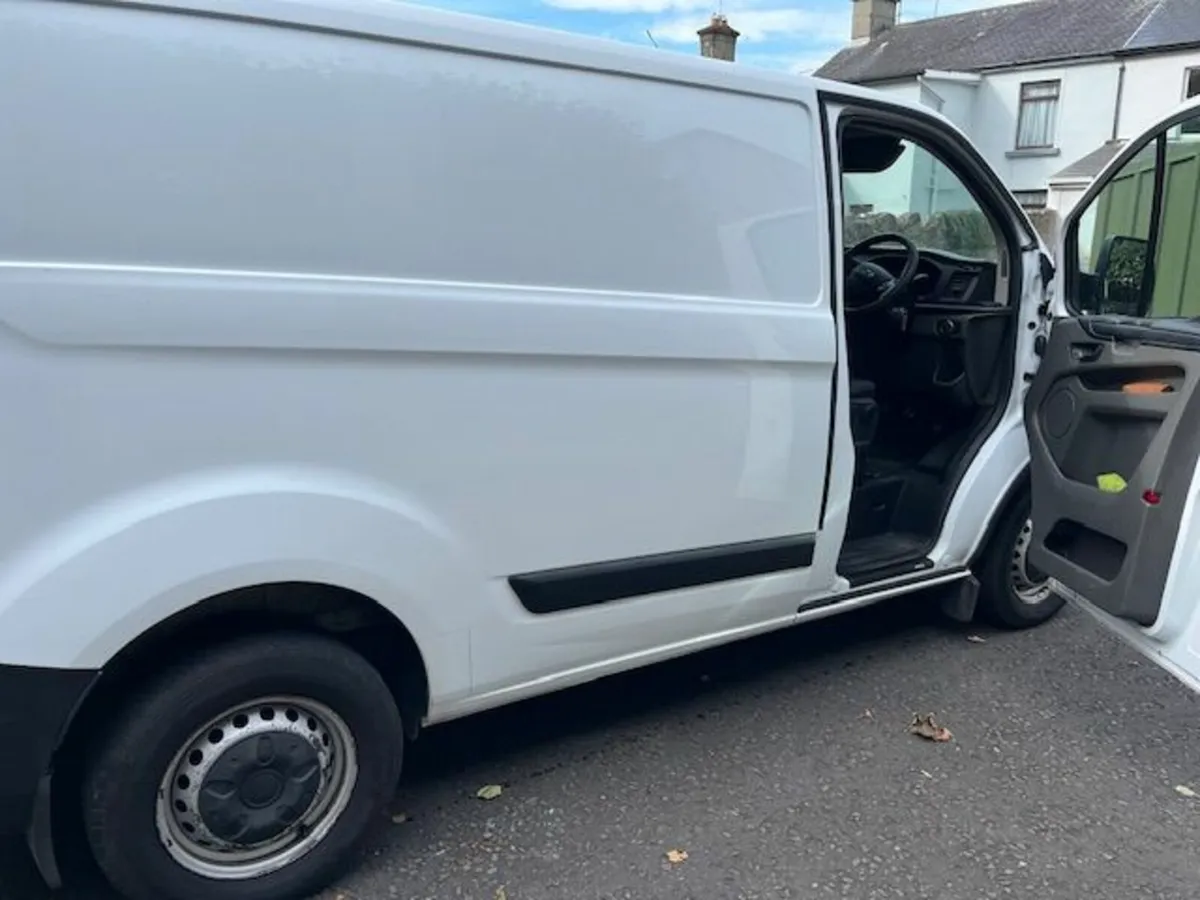 Ford Transit Custom 300 2018 - Image 1