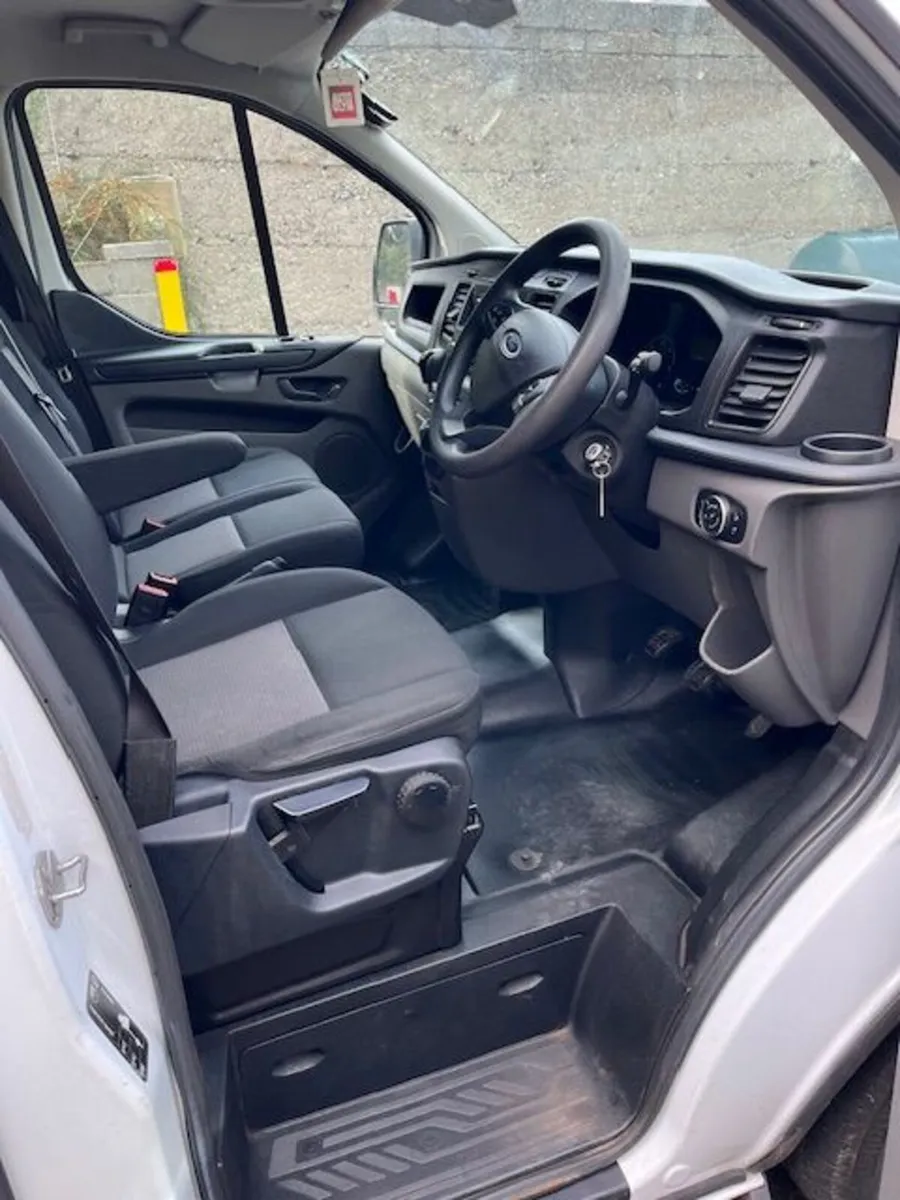 Ford Transit Custom 300 2018 - Image 2