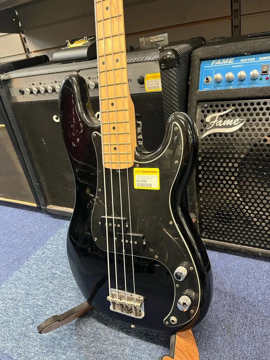 2004 USA Fender Precision Bass - Image 2