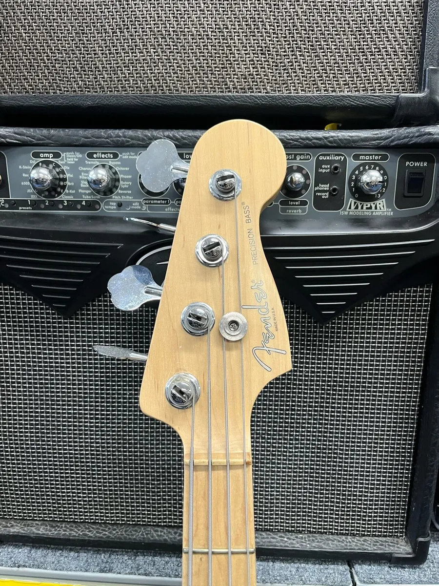 2004 USA Fender Precision Bass - Image 3