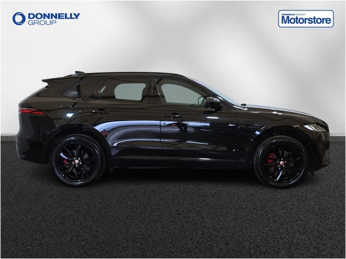 Jaguar F-pace F-Pace Estate Special Editions R-Dyn - Image 3