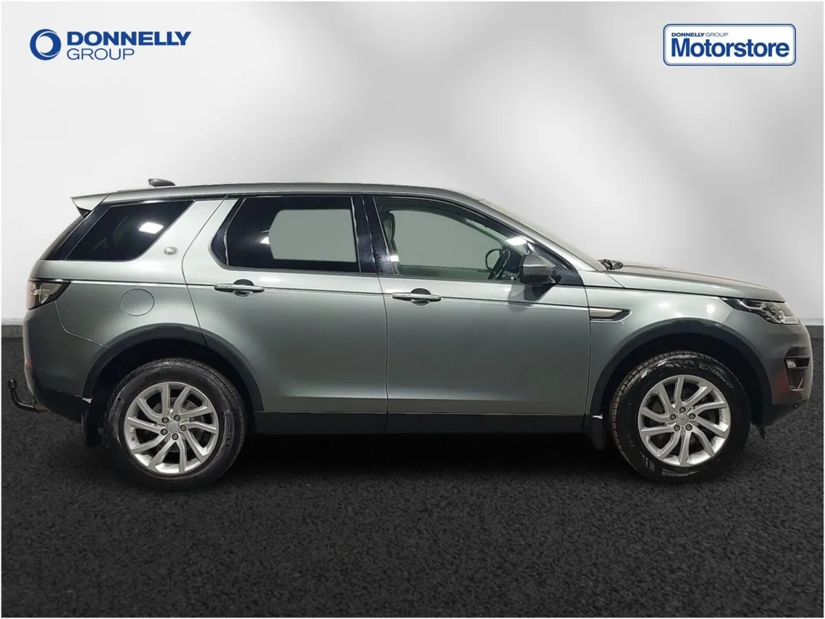 Land Rover Discovery Sport Diesel Sw SE Tech - Image 2