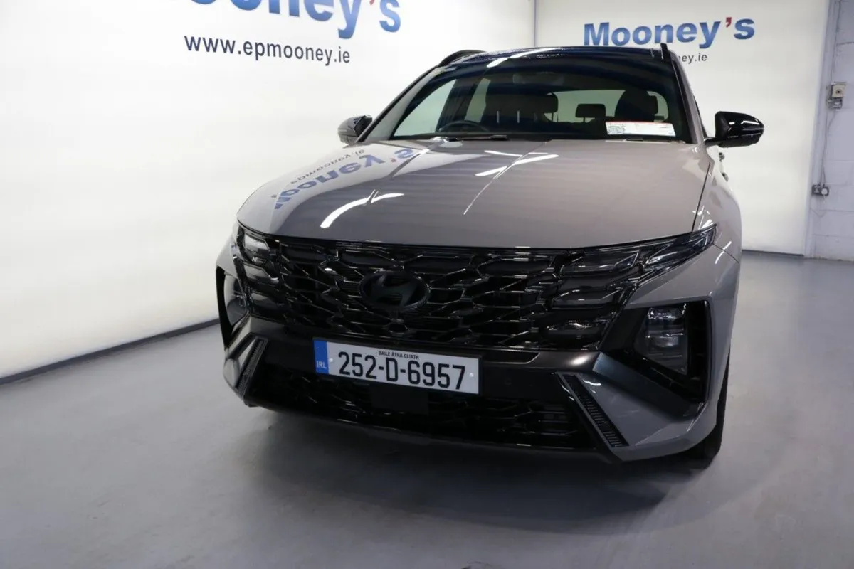 Hyundai Tucson Plug IN Hybrid - EX Demo - Platinu - Image 2