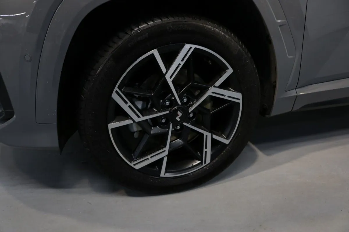 Hyundai Tucson Plug IN Hybrid - EX Demo - Platinu - Image 3