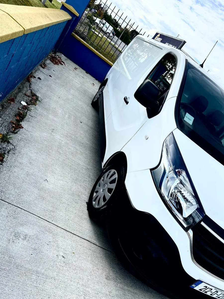 Renault Trafic 2.0 LWB ( Low Km ) - Image 4