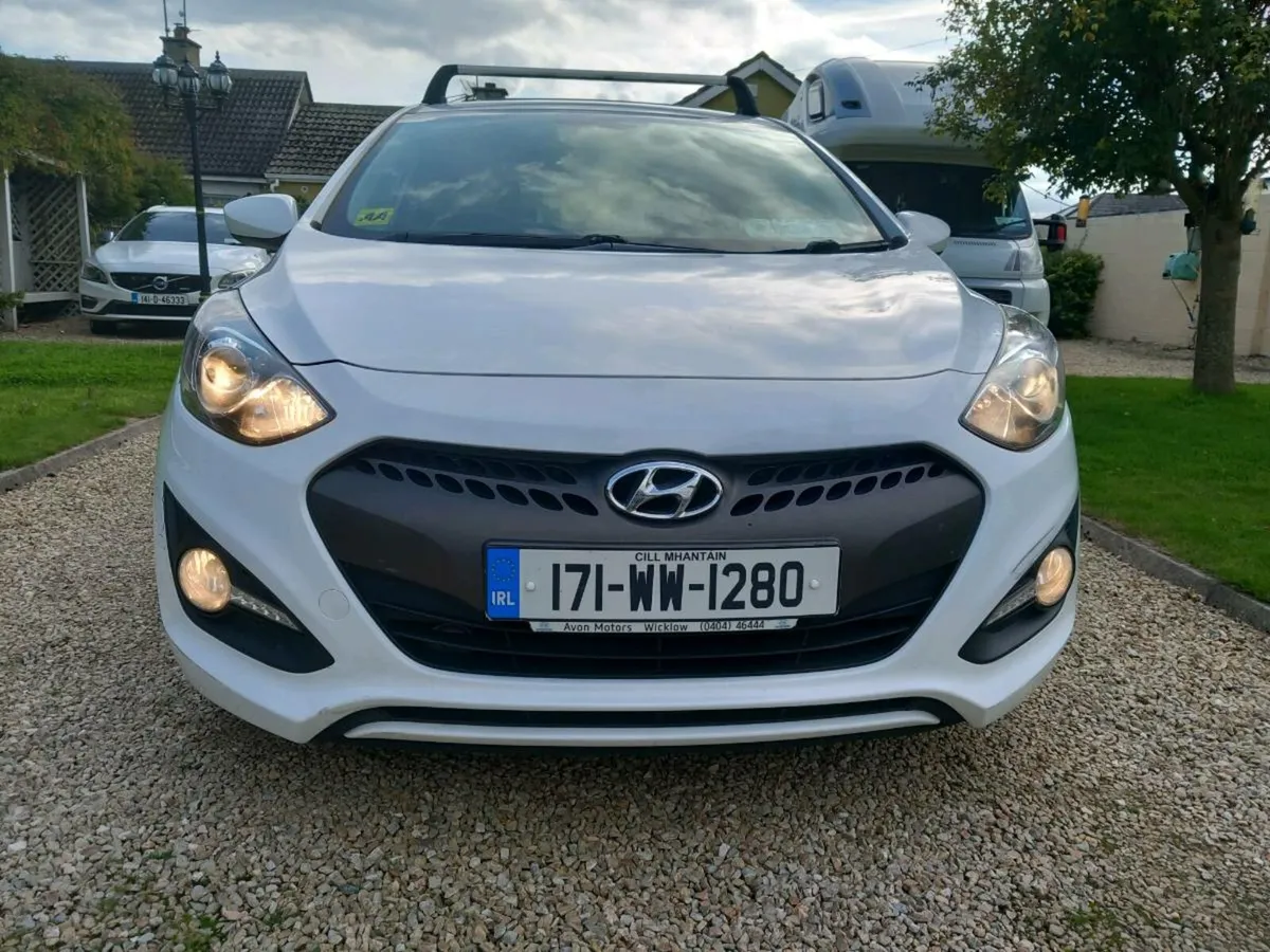 Hyundai i30 Van 2017 1.4 dsl crtv 05/26 - Image 2