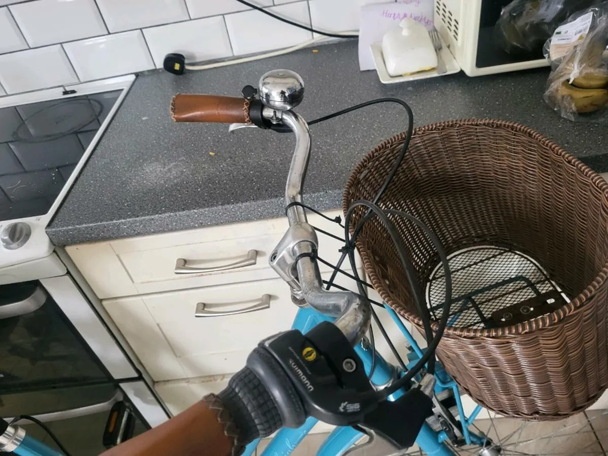 Ladies bike - Image 3