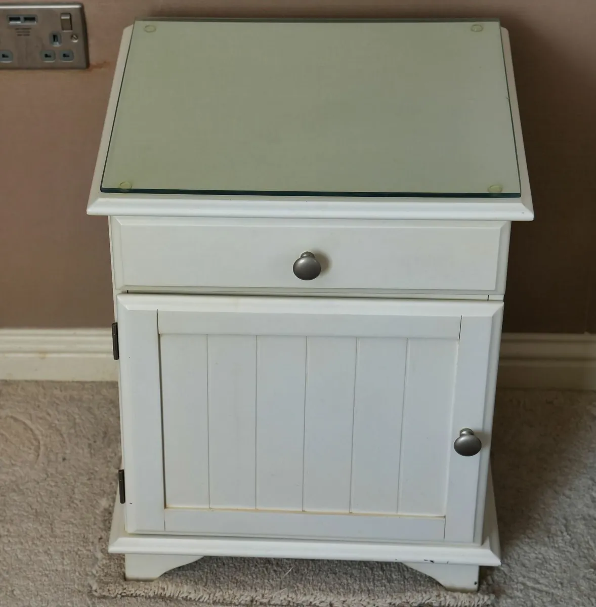 Cream Bedroom Furniture - Drawers/Mirror/Locker - Image 4