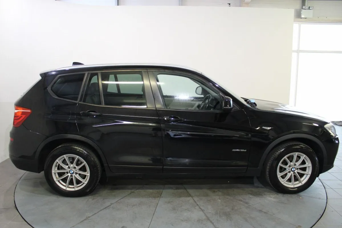 BMW X3 Sdrive18d SE - Image 3