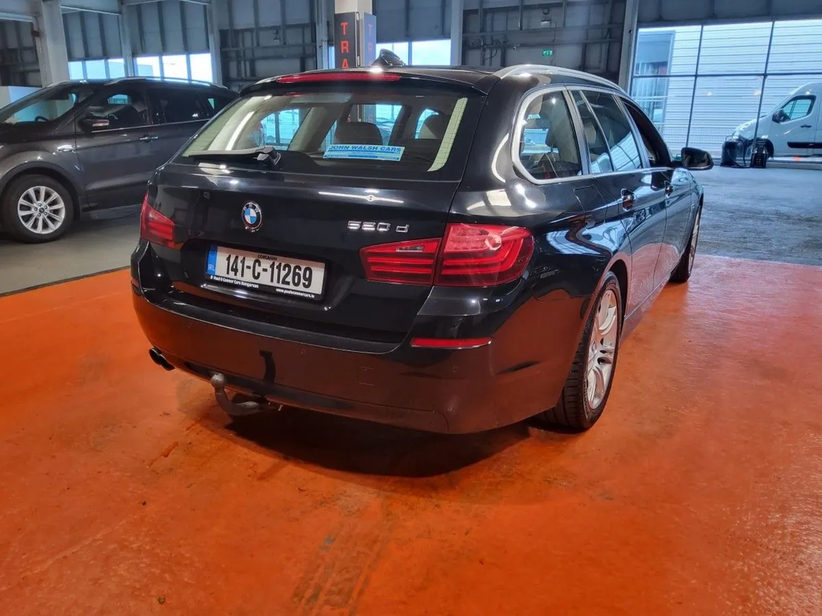 BMW 5 Series 520D SE Touring - Image 4