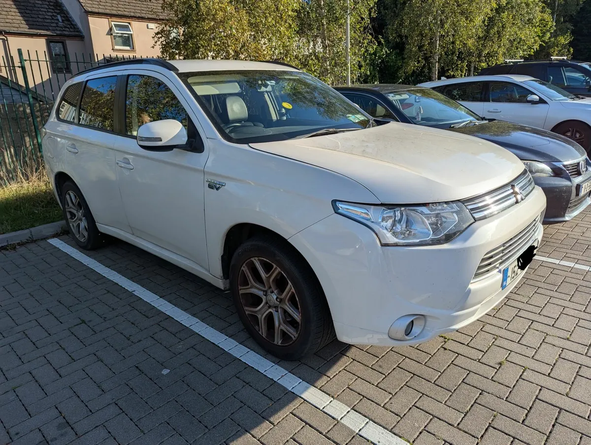 Mitsubishi Outlander 2015 - Image 2