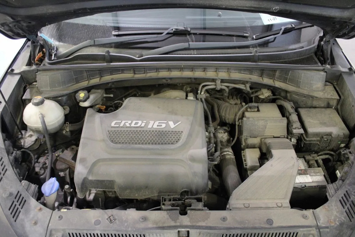 Hyundai Tucson 2.0 D Executive 4WD Auto - Image 4