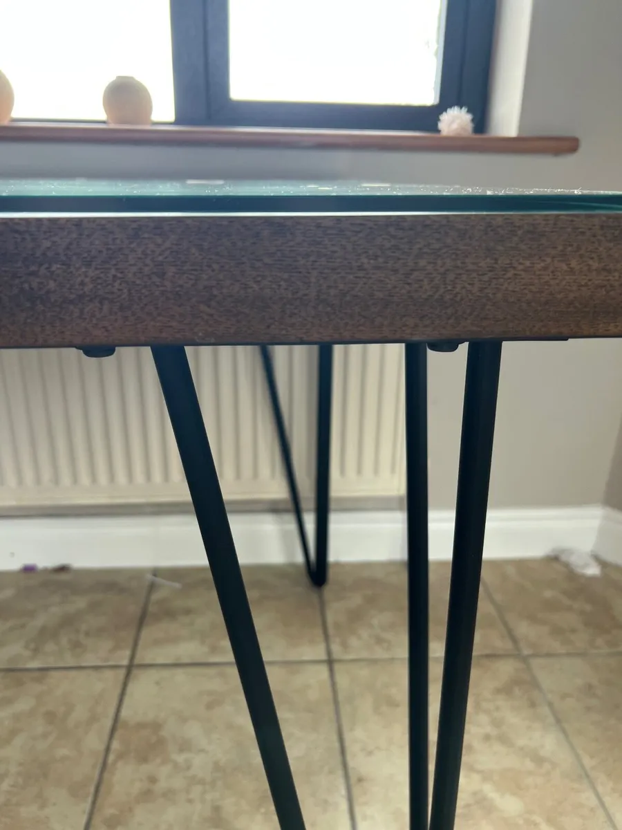 Dining table - Image 2