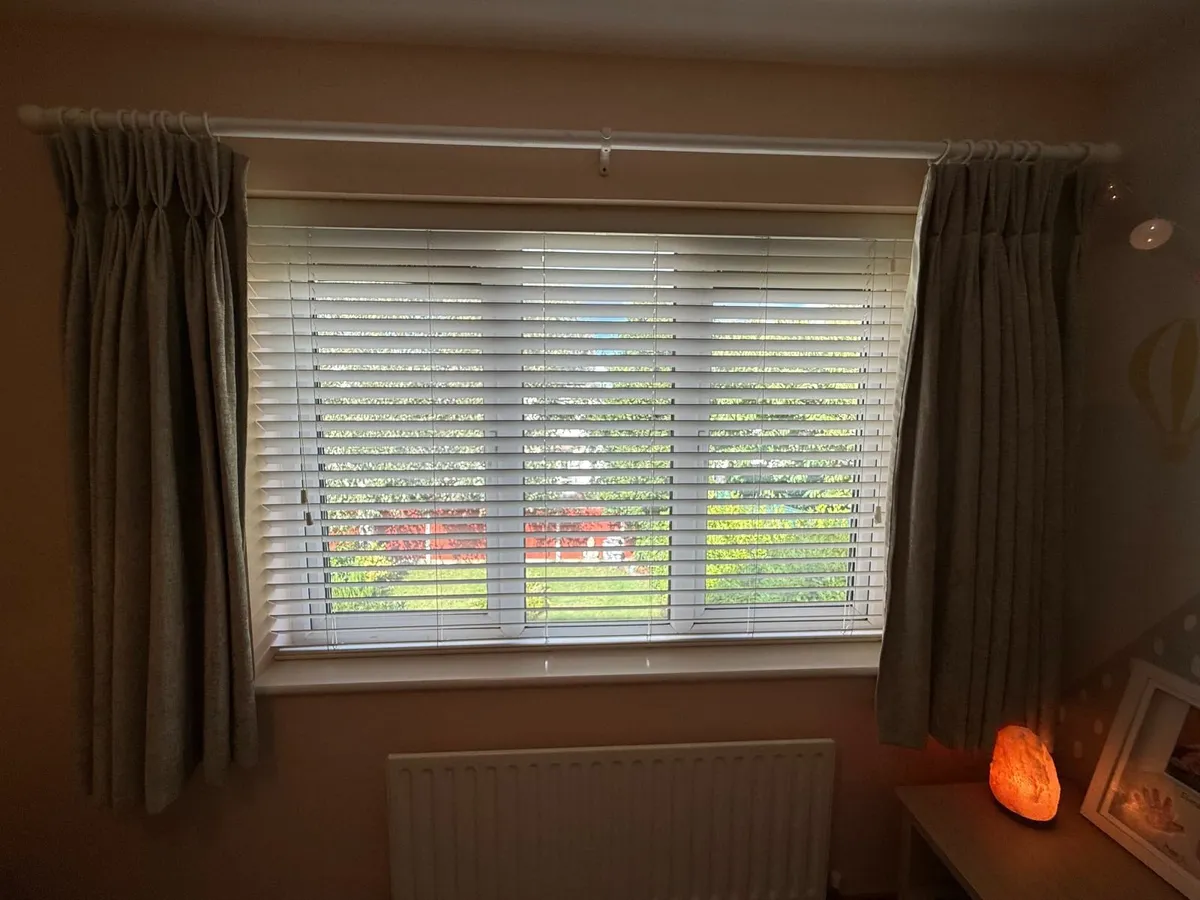 Luxury Bedroom Curtains (Black Out) D15 - Image 3