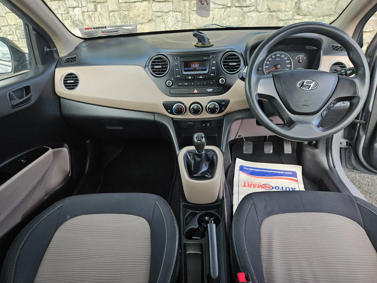 Hyundai i10 2015 1.0 - Image 2