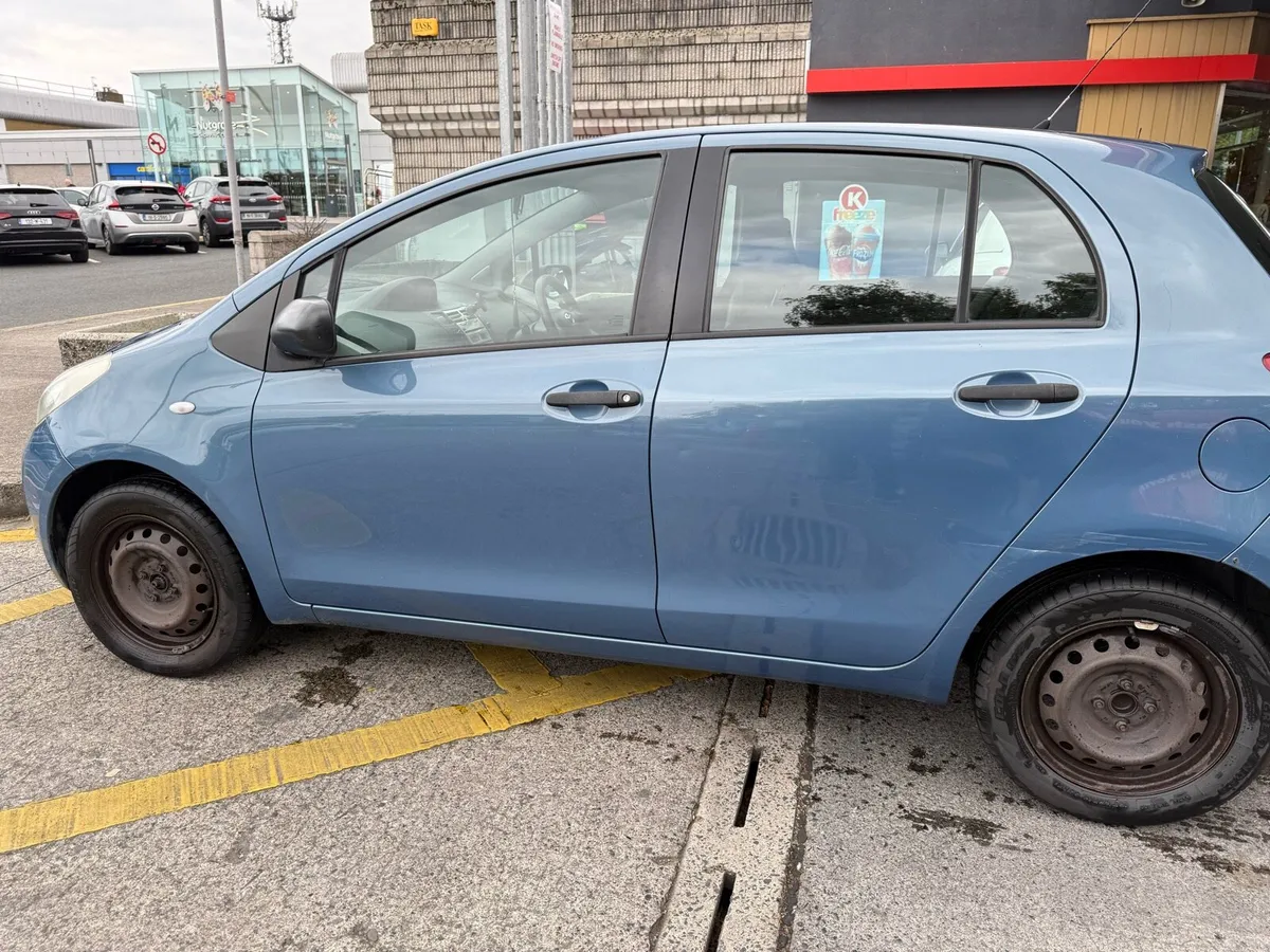 Toyota Yaris - Image 2