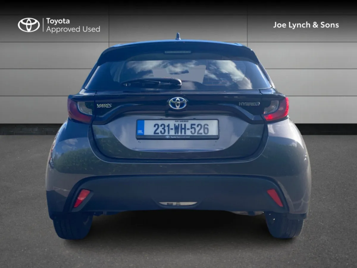 Toyota Yaris YARIS 1.5 HYBRID LUNA - Image 4