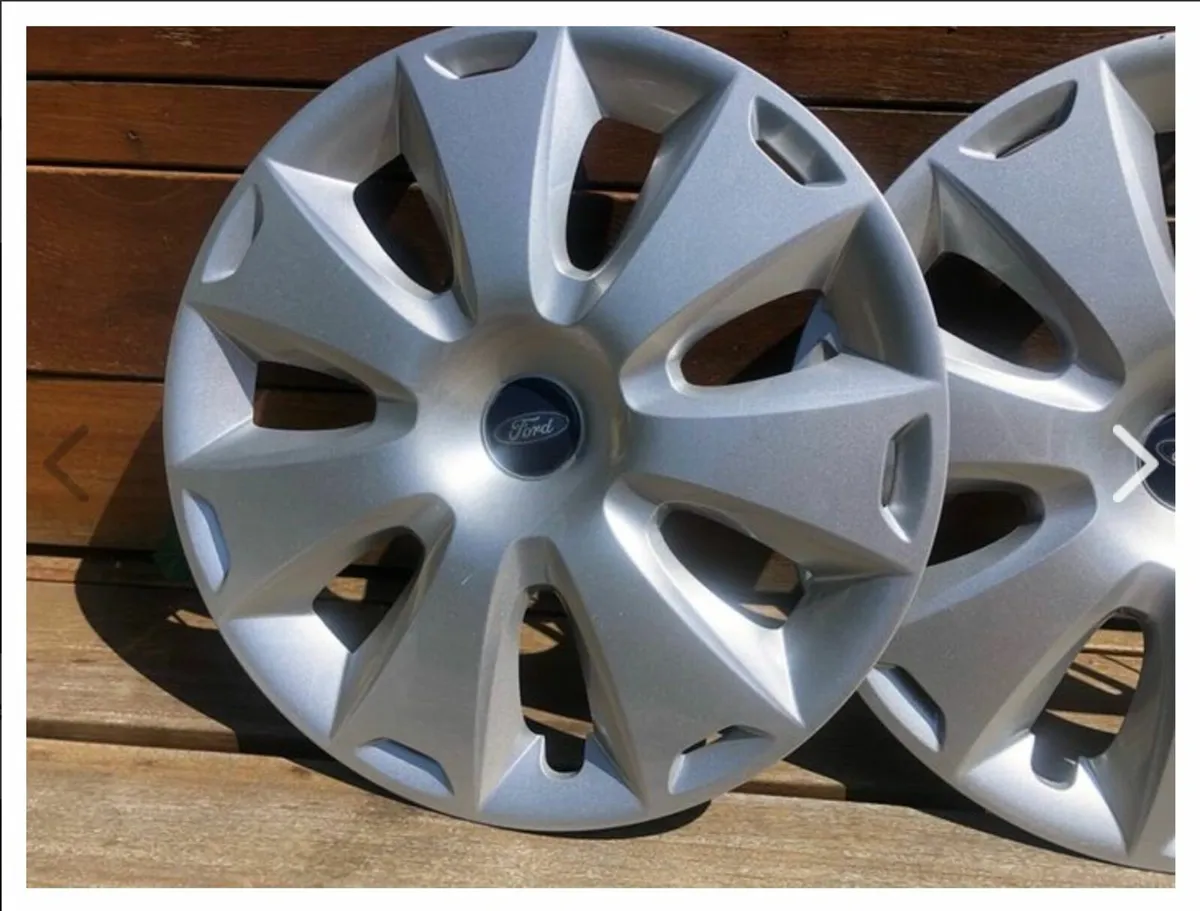 Ford Focus Cmax or Mondeo 2004  Hubcaps - Image 2