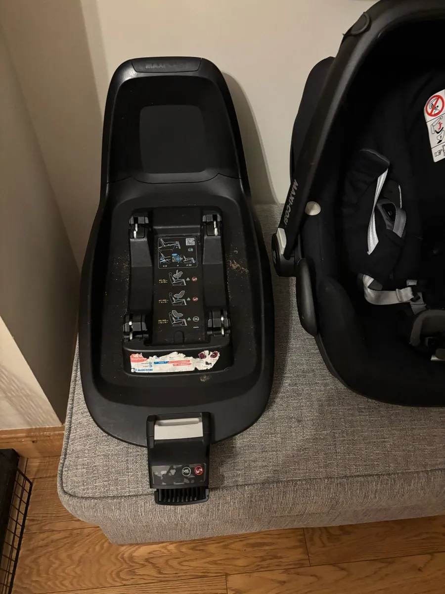 Baby car seat and isofix - Image 1