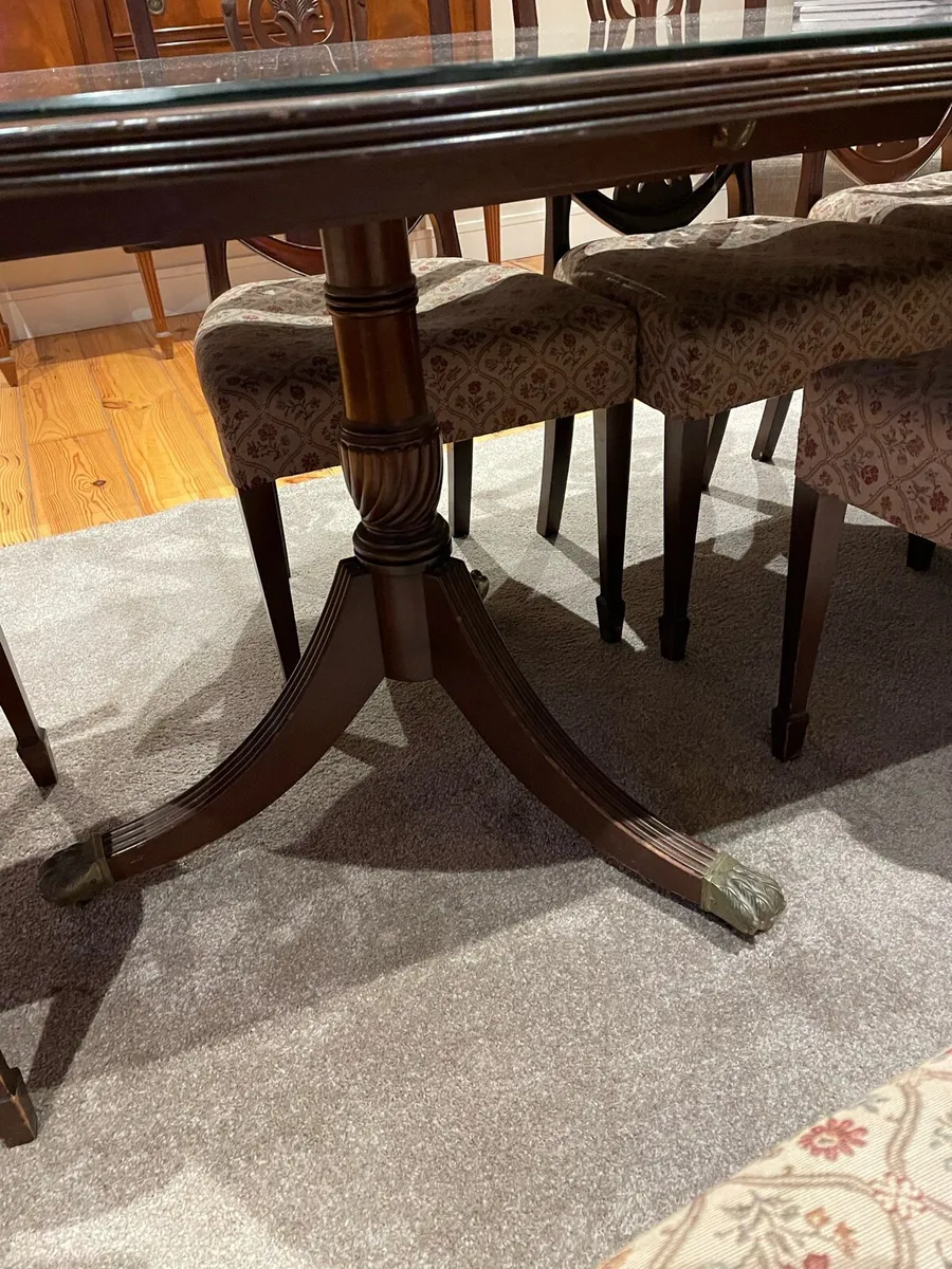 Dining table and 8 chairs, antique - Image 3