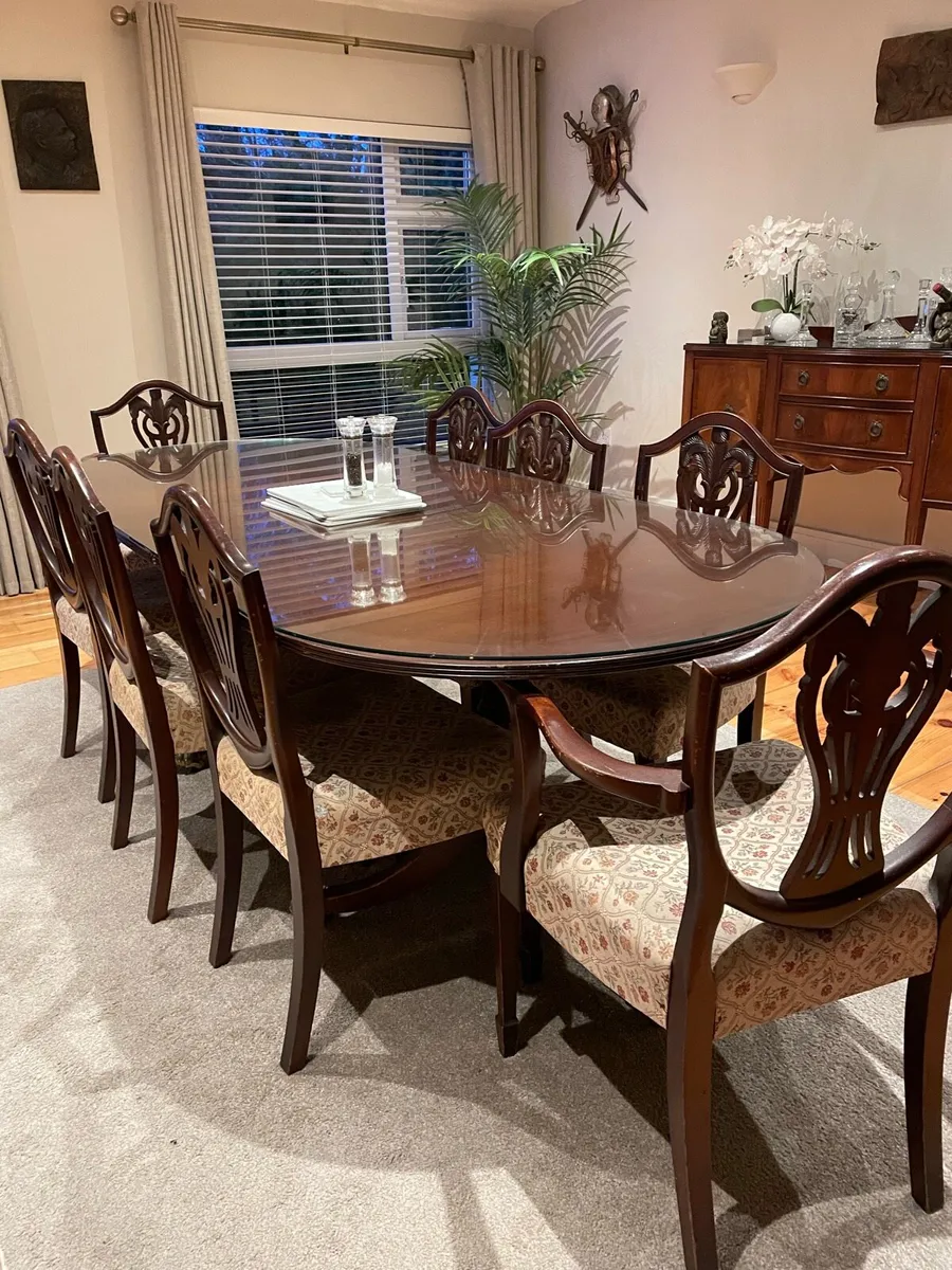 Dining table and 8 chairs, antique - Image 4
