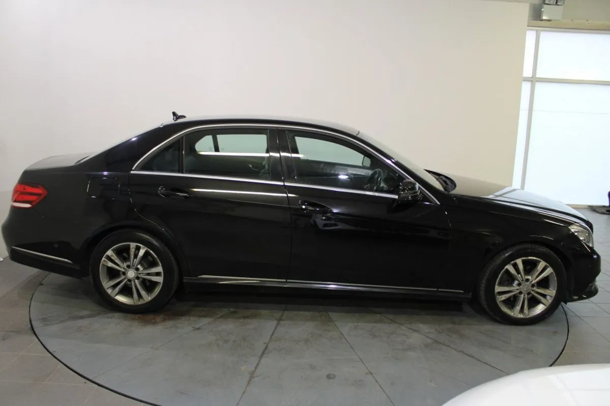 Mercedes-Benz E-Class E220 CDI Elegance Sport Auto - Image 3