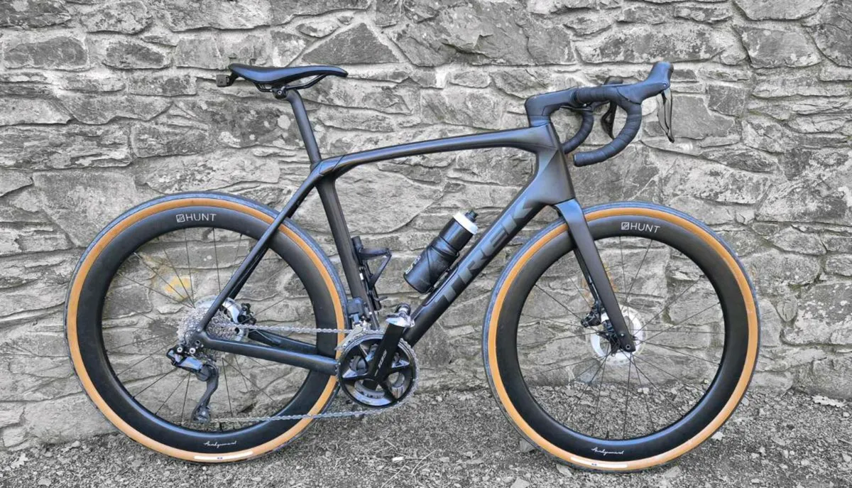 Trek Domane SL6 Gen4 Di2 - Image 1