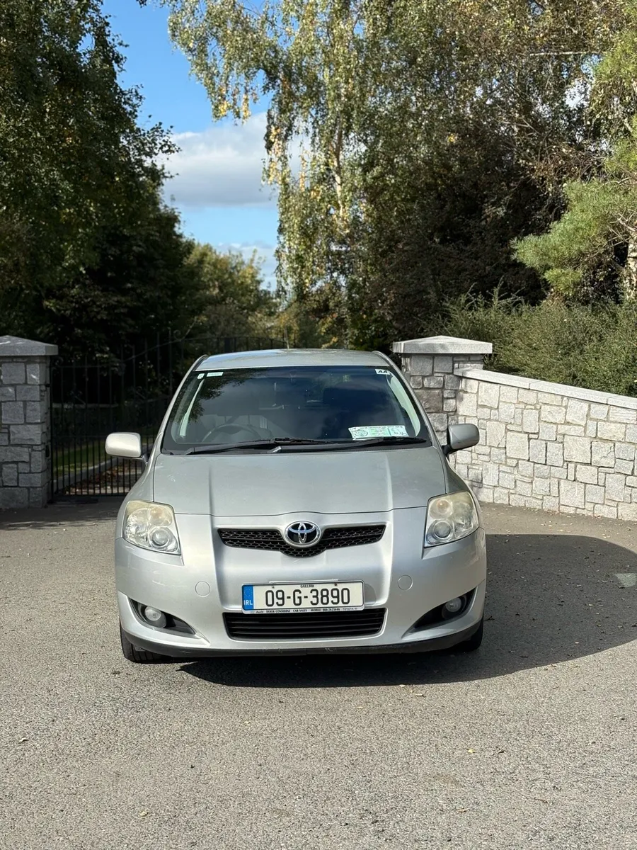 Toyota Auris 1.33 TR MODEL FRESH NCT Low miles !! - Image 2