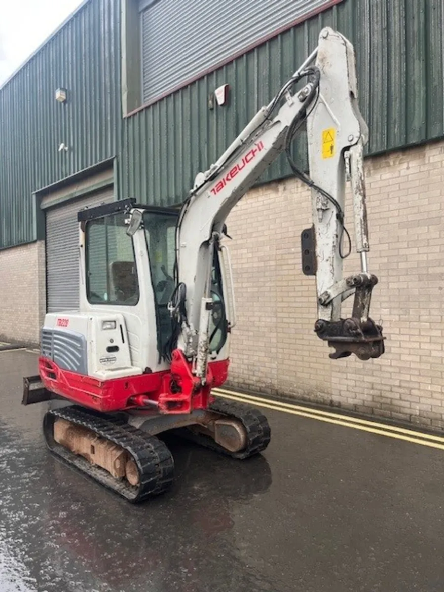 Takeuchi TB228 - Image 3
