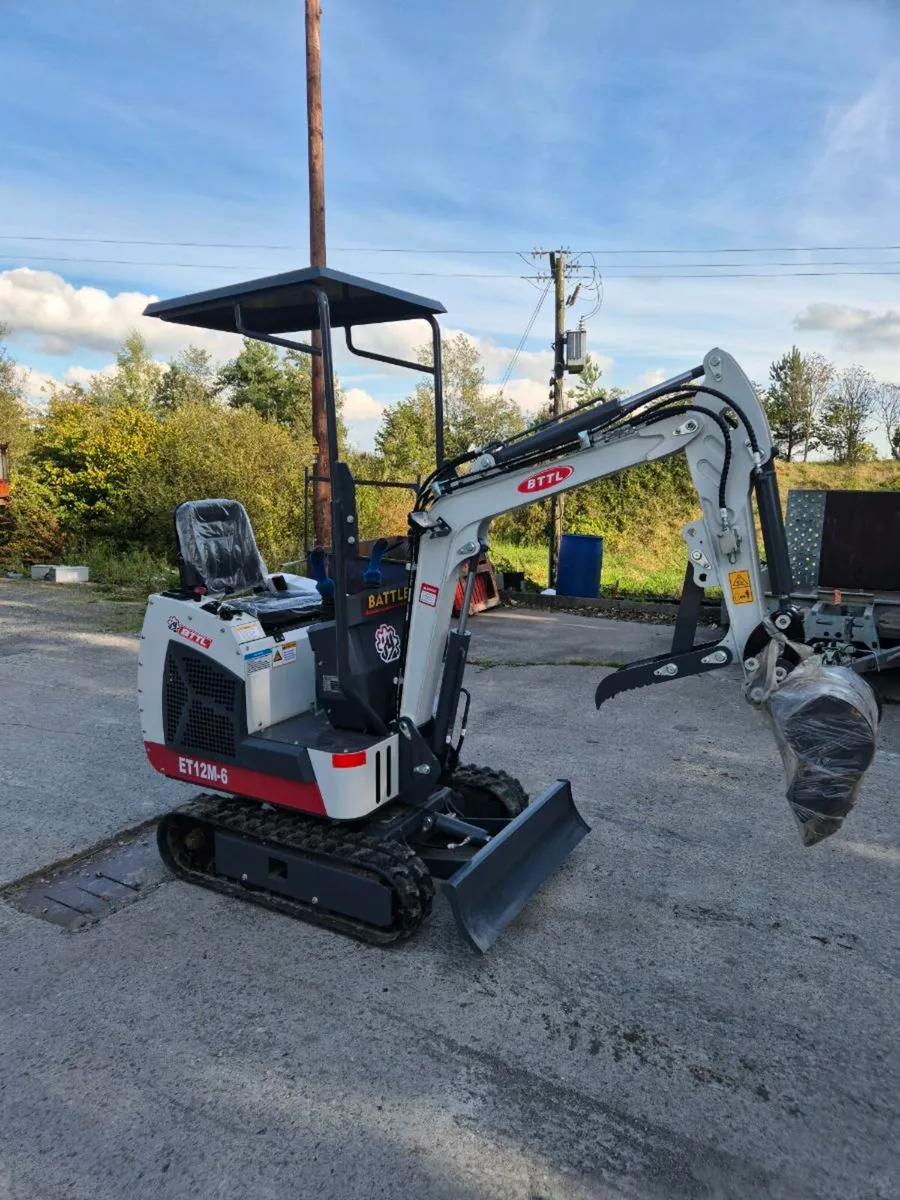 BTTL mini digger - Image 1