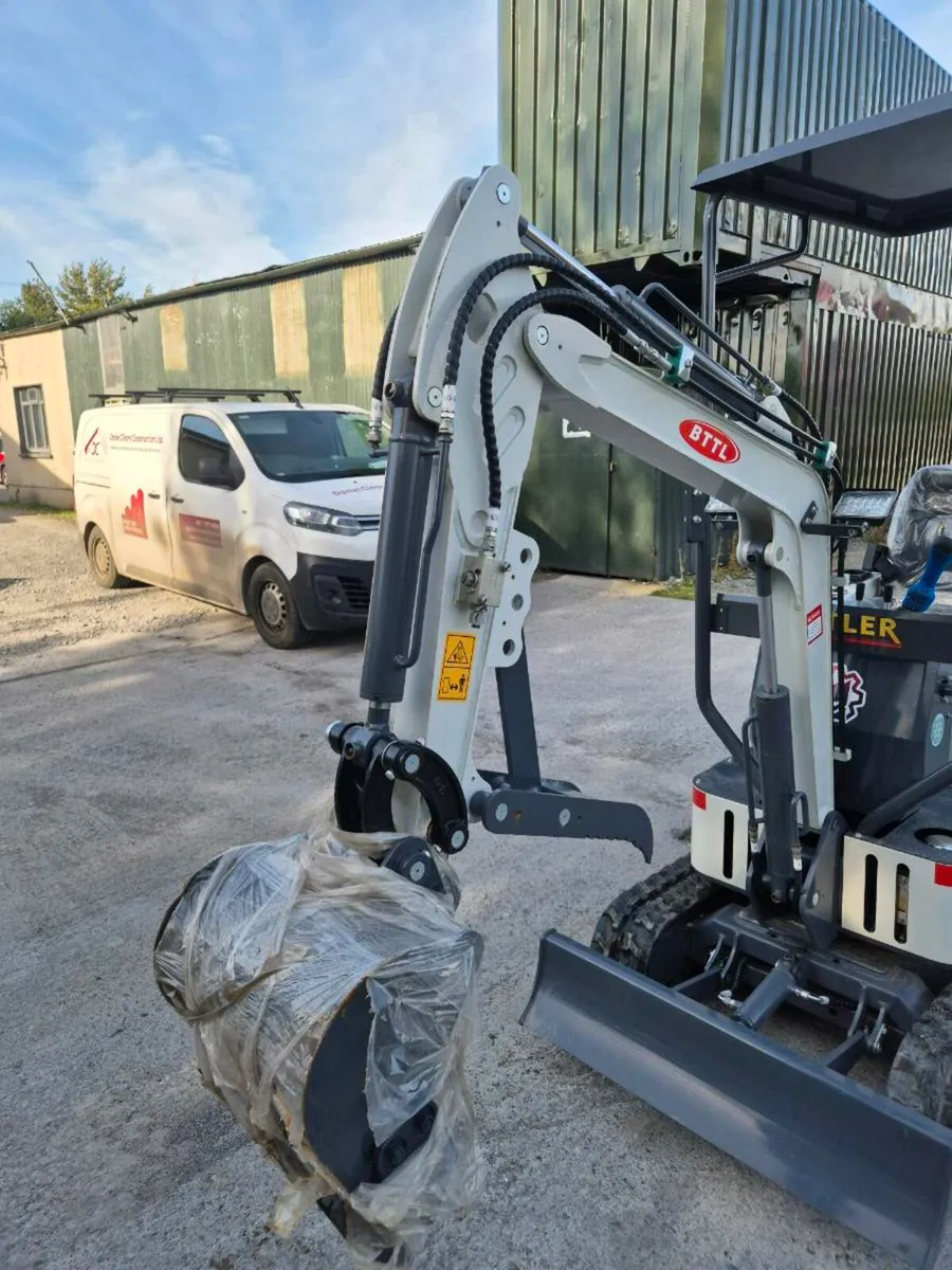 BTTL mini digger - Image 4