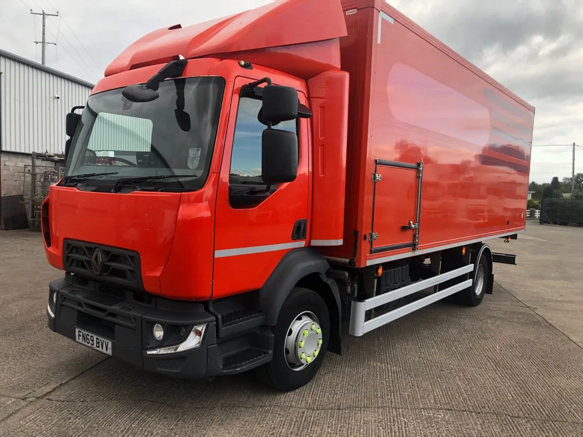 2019 Renault D Range 15 Ton 20 ft fridge box - Image 3