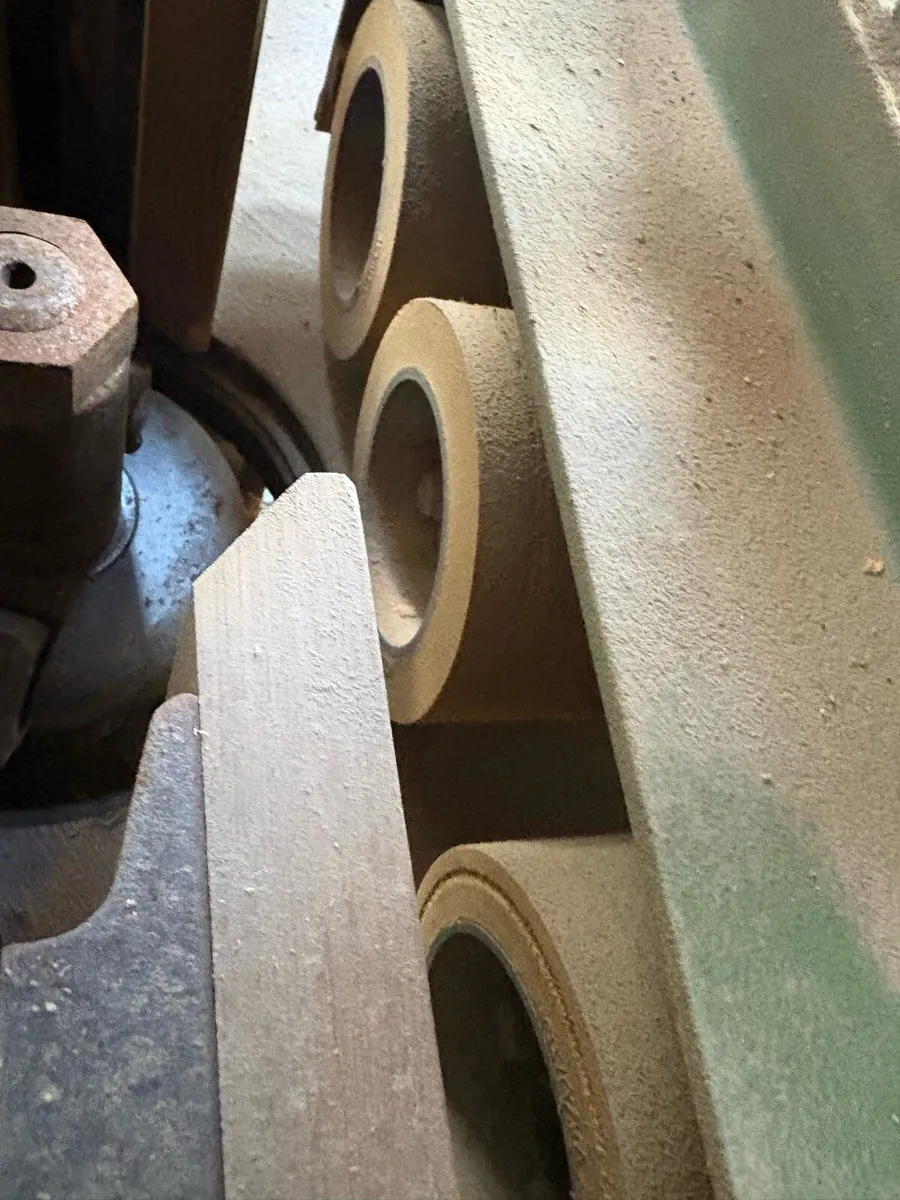 Wilson spindle moulder with maggi feed and tooling - Image 2
