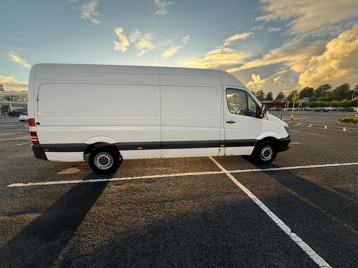 Mercedes Benz sprinter Van - Image 1