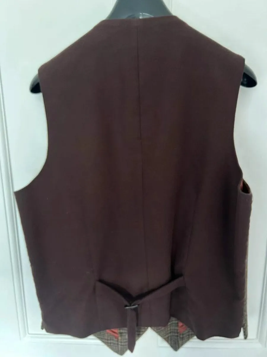 Men's Magee Donegal Tweed Waistcoat, M/L - Image 3