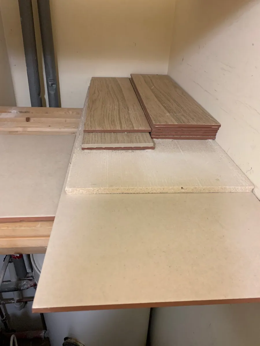 Tile and Wood off cuts - Image 4