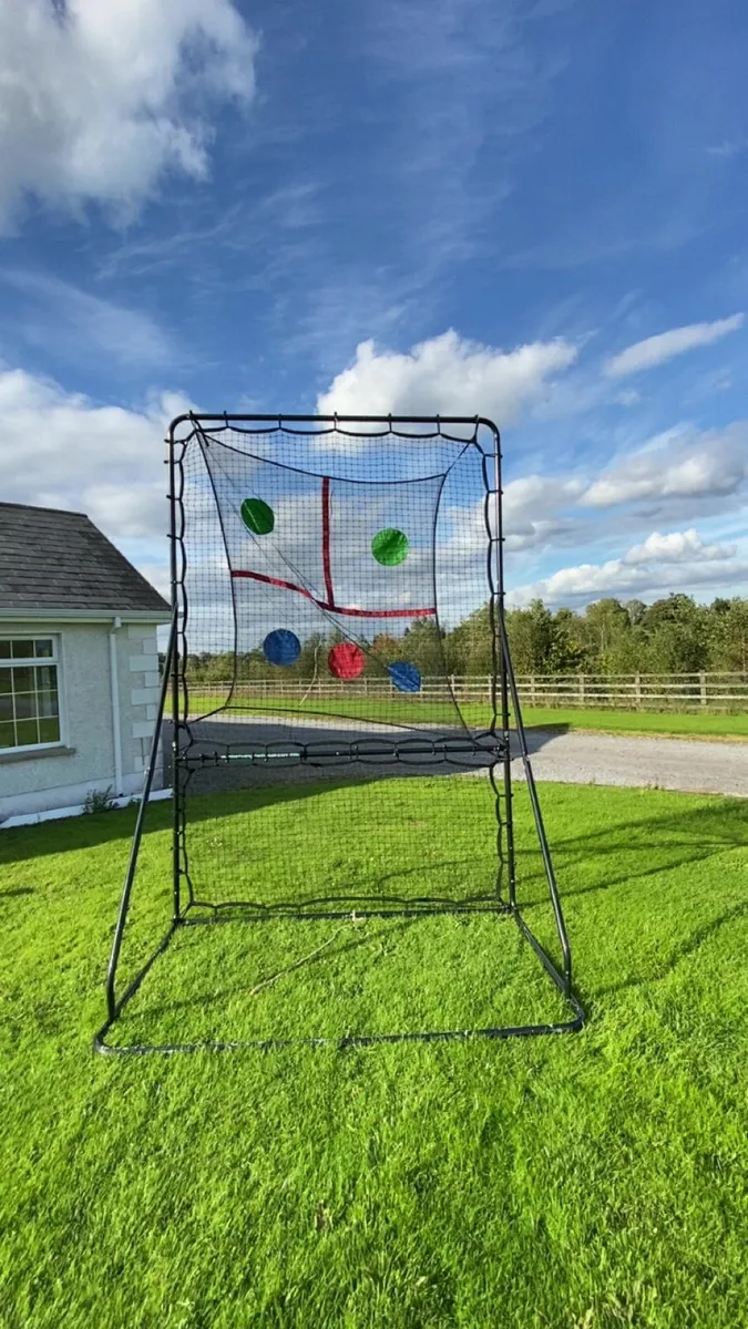 Football rebounder - Image 1