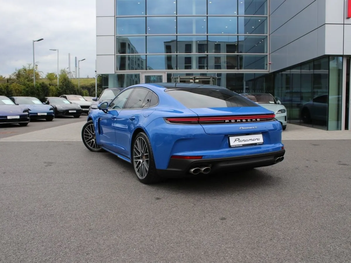 Porsche Panamera Panamera 4 - Image 2