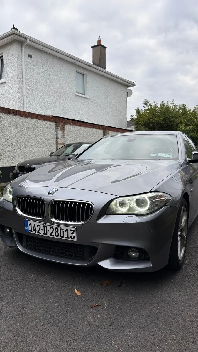 BMW 5-series 520d - Image 1