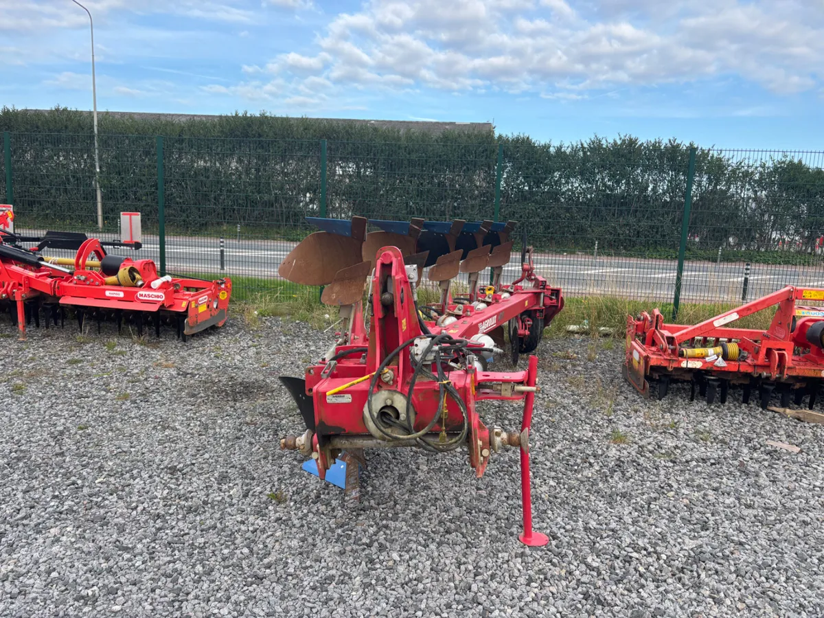 Agrolux 5 furrow reversible plough - Image 2