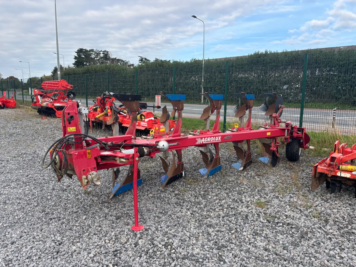 Agrolux 5 furrow reversible plough - Image 1