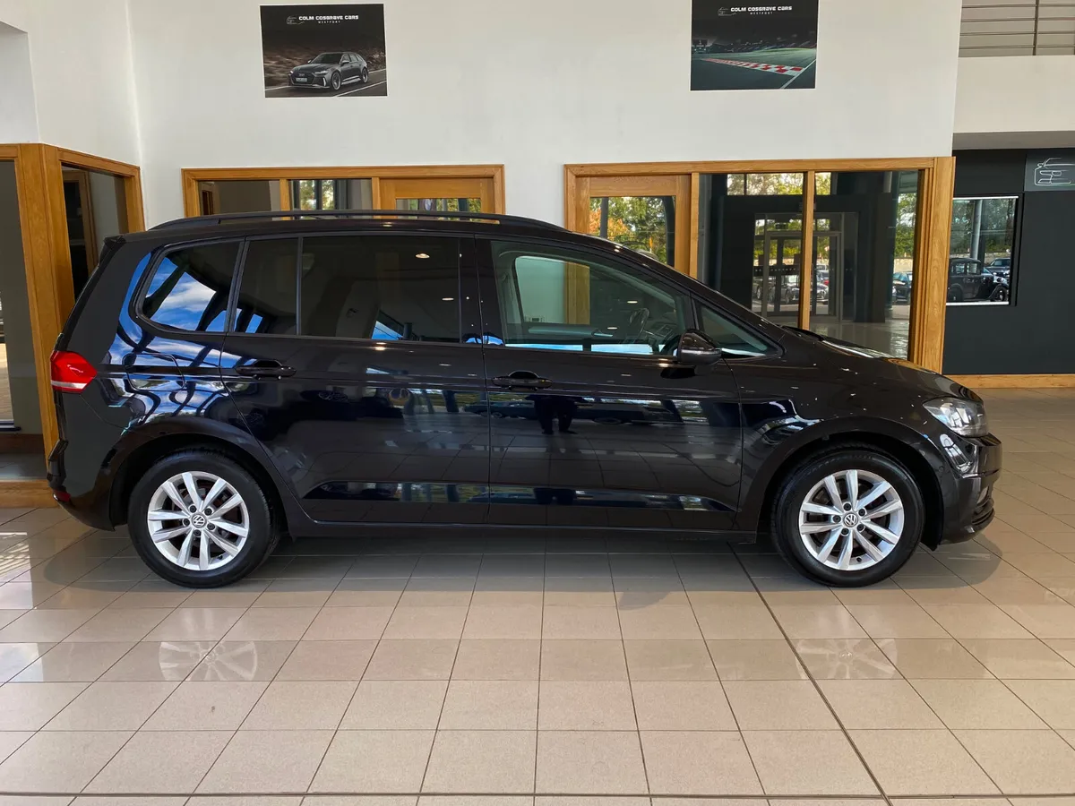 Volkswagen Touran 2016 Comfortline 7 Seats - Image 2