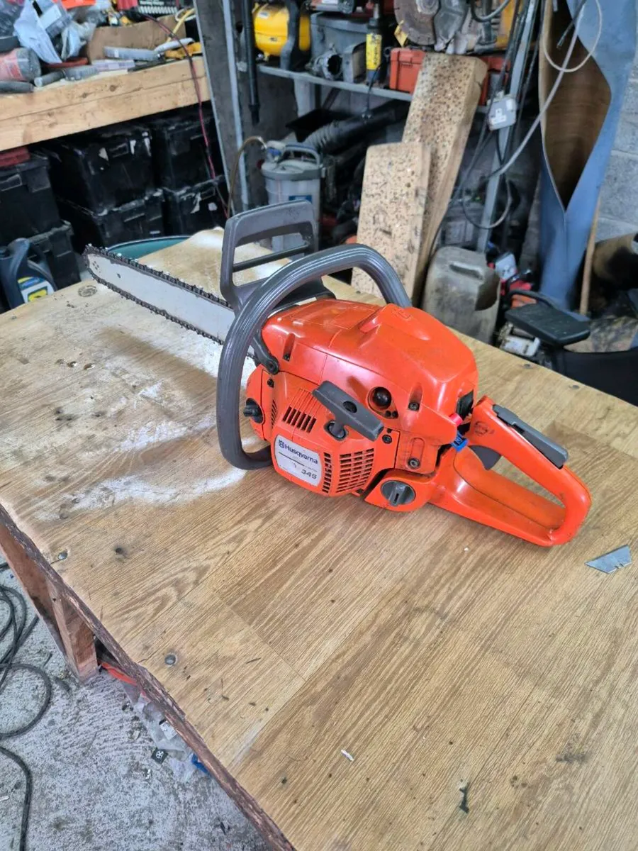 Husqvarna 345 e-series chainsaw - Image 1