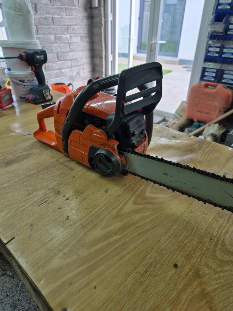 Husqvarna 345 e-series chainsaw - Image 4
