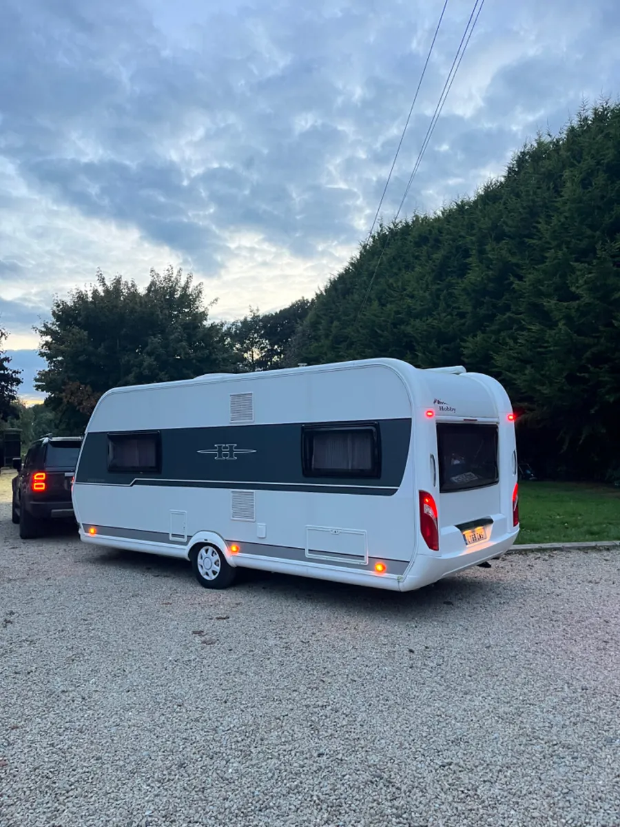 2020 Hobby 4 Berth Fixed Island Bed Caravan - Image 4