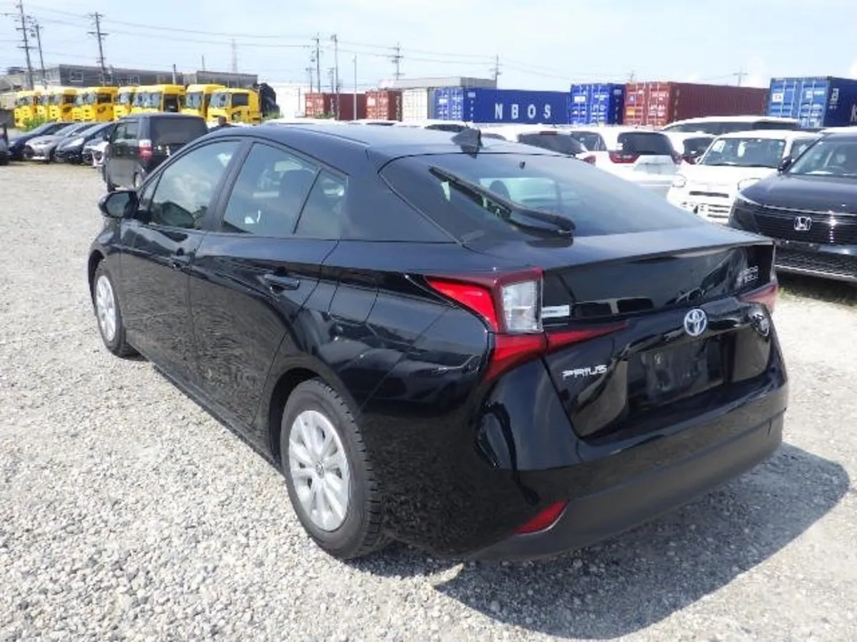 19950 euro Toyota prius 2021 - Image 3
